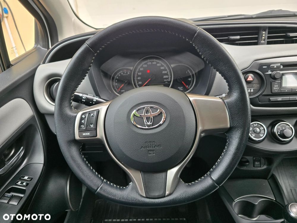 Toyota Yaris 1.0 Active EU6 - 13