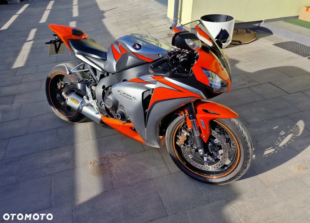 Honda CBR - 1