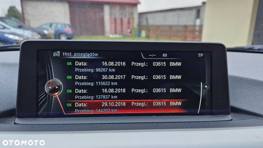 BMW Seria 3 320d Sport Line - 38