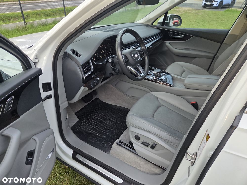Audi Q7 - 10