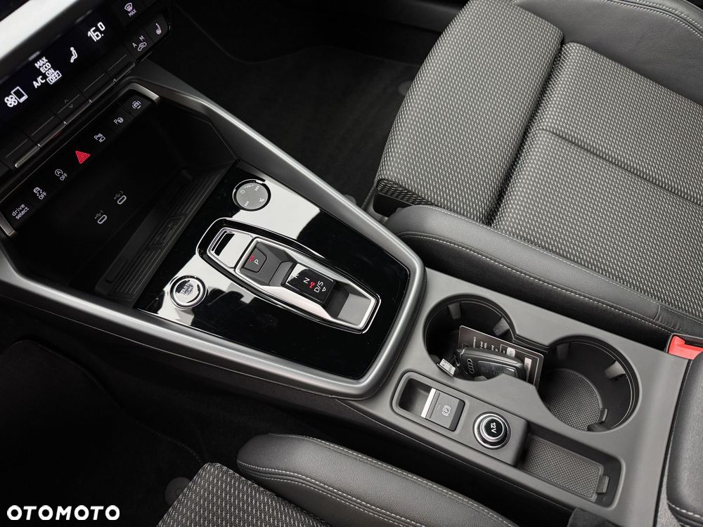 Audi A3 Limousine 35 TFSI mHEV S Line S tronic - 27