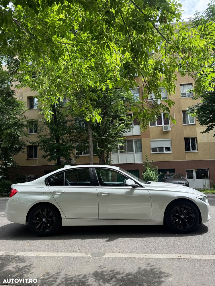 BMW Seria 3 320d EfficientDynamics Edition - 3