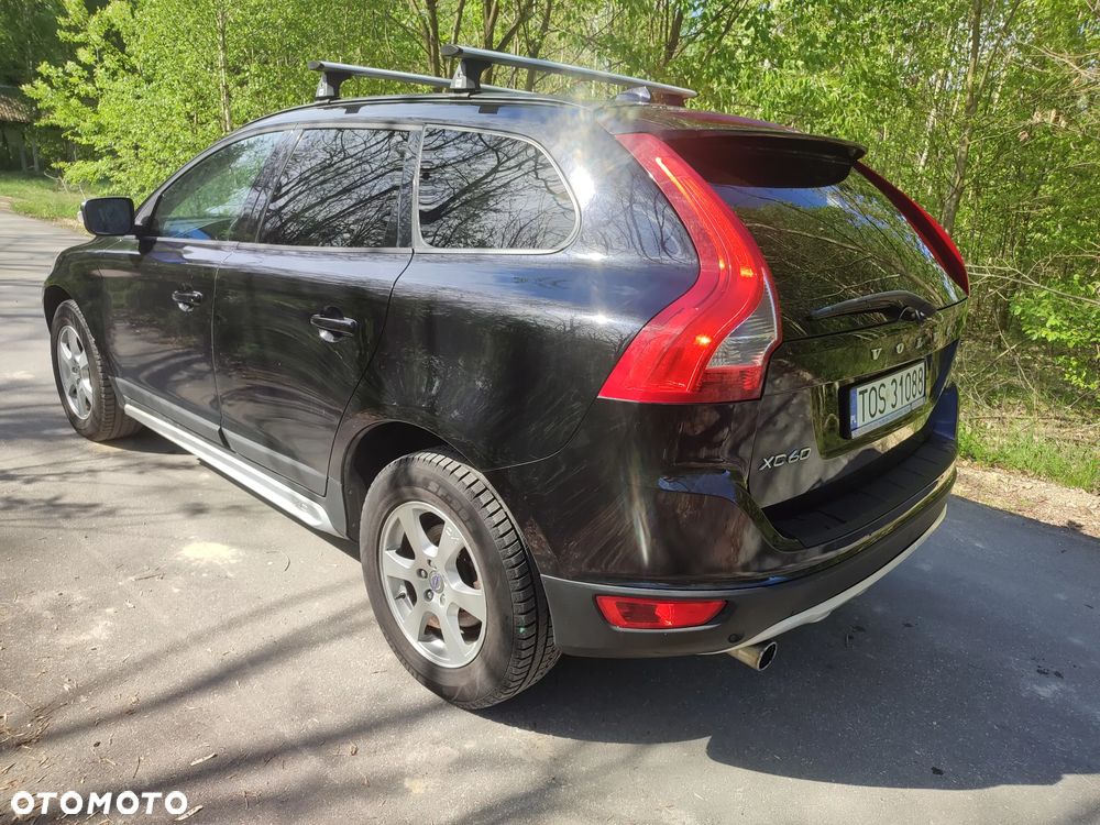 Volvo XC 60 2.4D AWD R-Design - 33