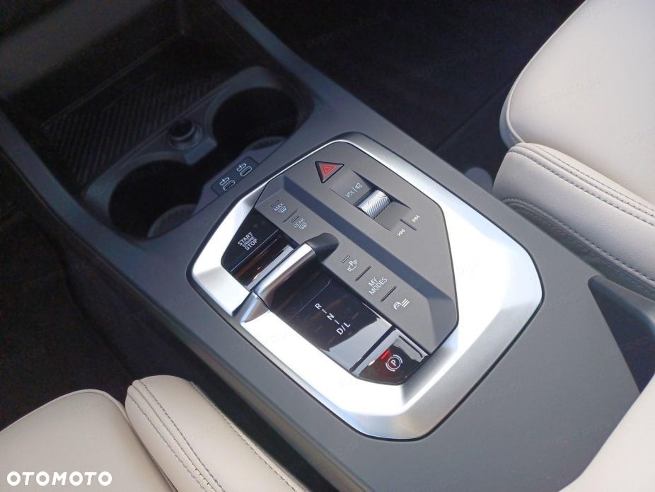 BMW Seria 1 120 mHEV - 9