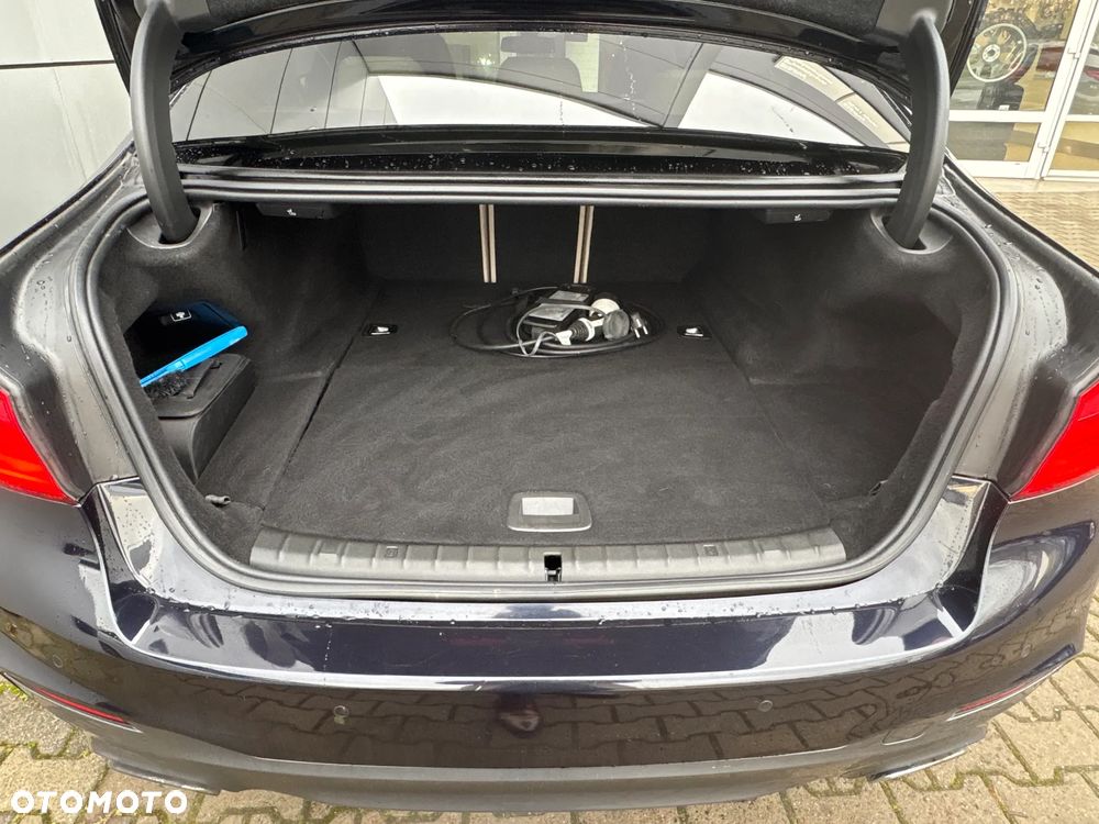 BMW Seria 5 530e iPerformance M Sport sport - 23