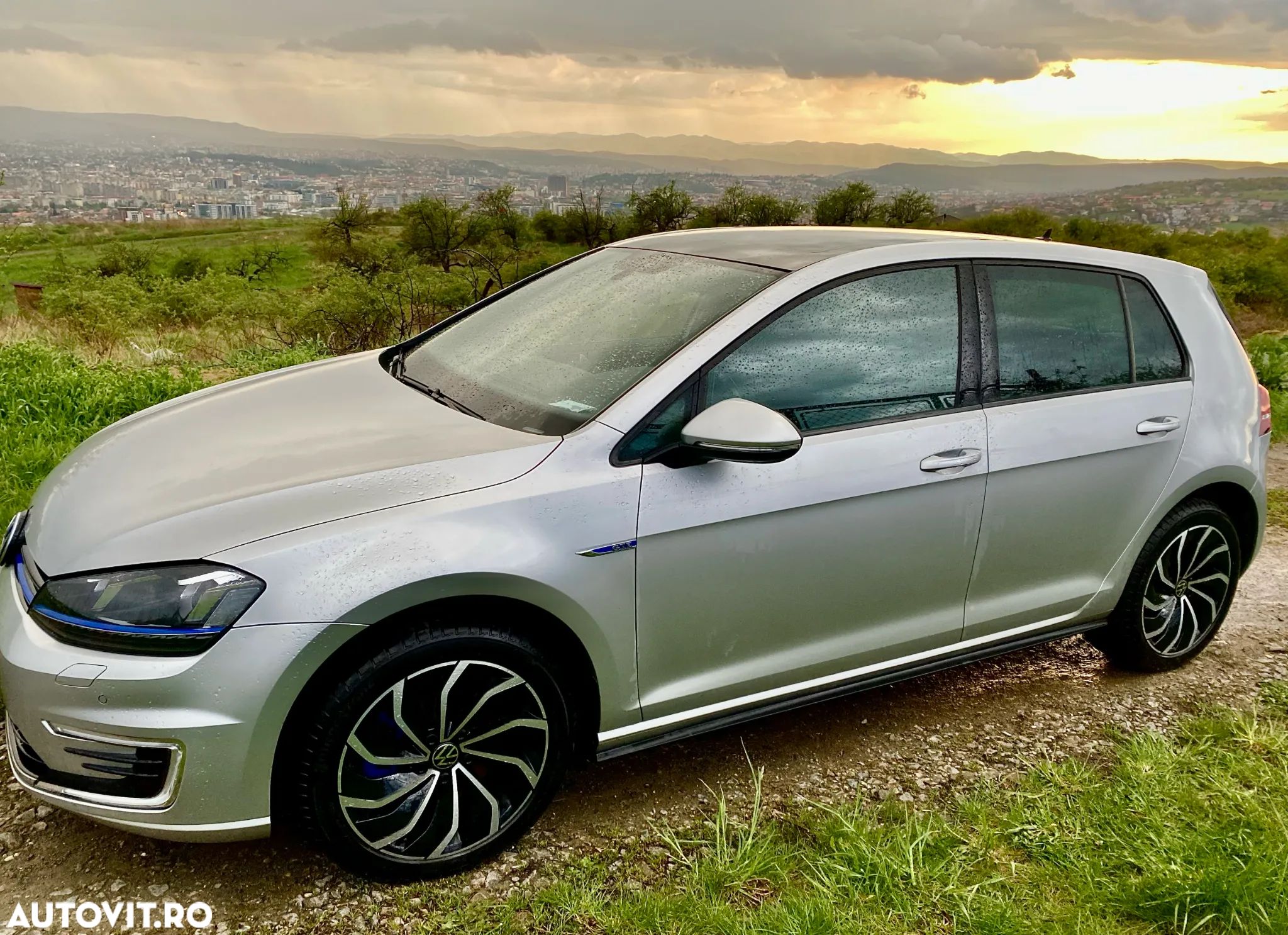 Volkswagen Golf 1.4 GTE Plug-In-Hybrid DSG - 1