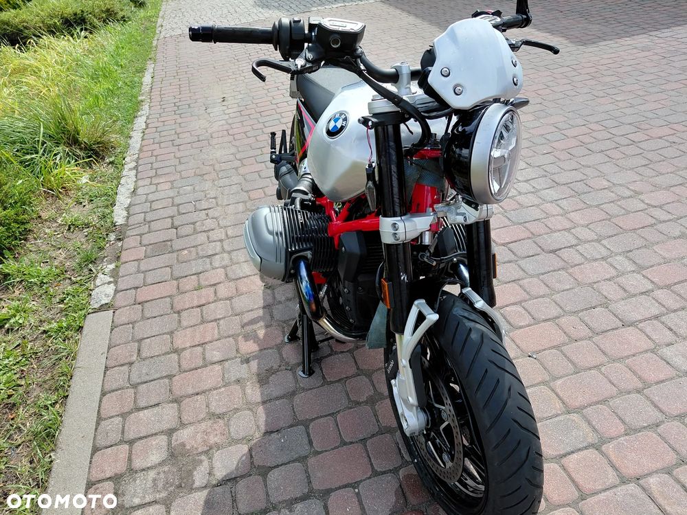 BMW R - 8