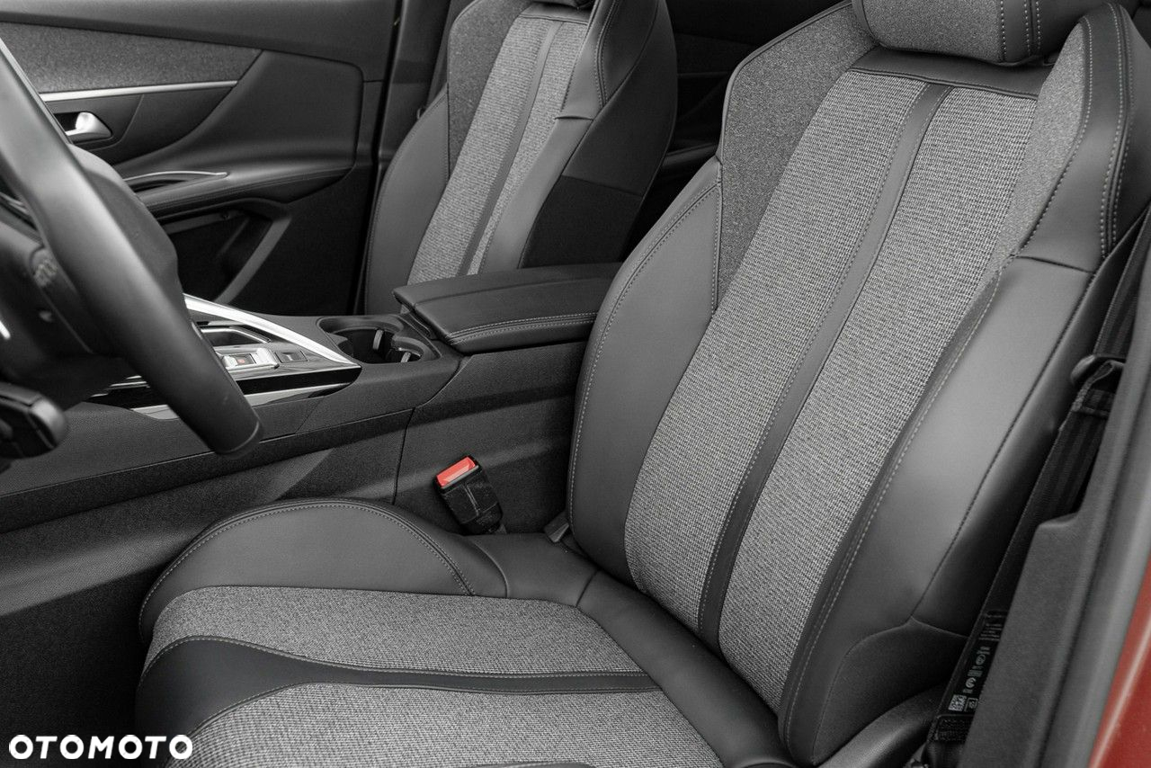 Peugeot 3008 1.2 PureTech GPF Allure S&S EAT8 - 17