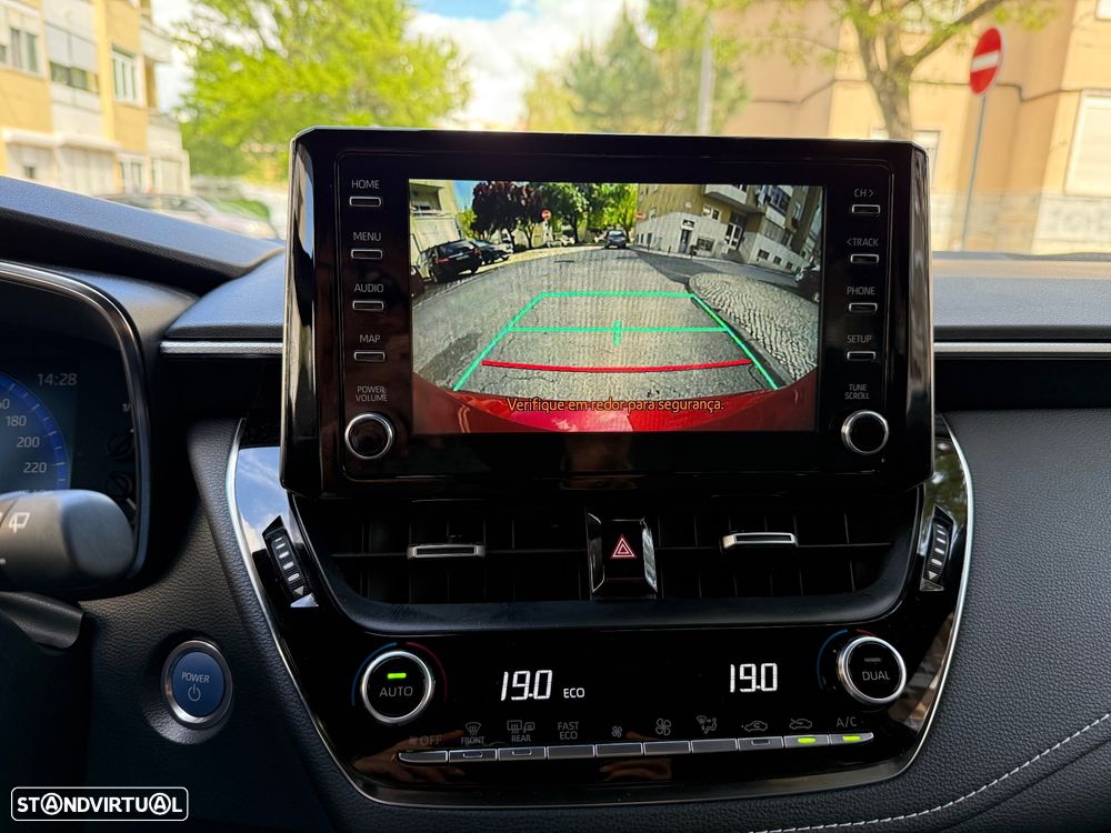 Toyota Corolla 1.8 Hybrid Square Collection - 25