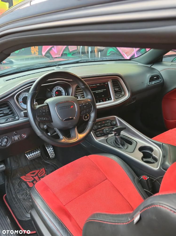 Dodge Challenger 6.4 Scat Pack - 2