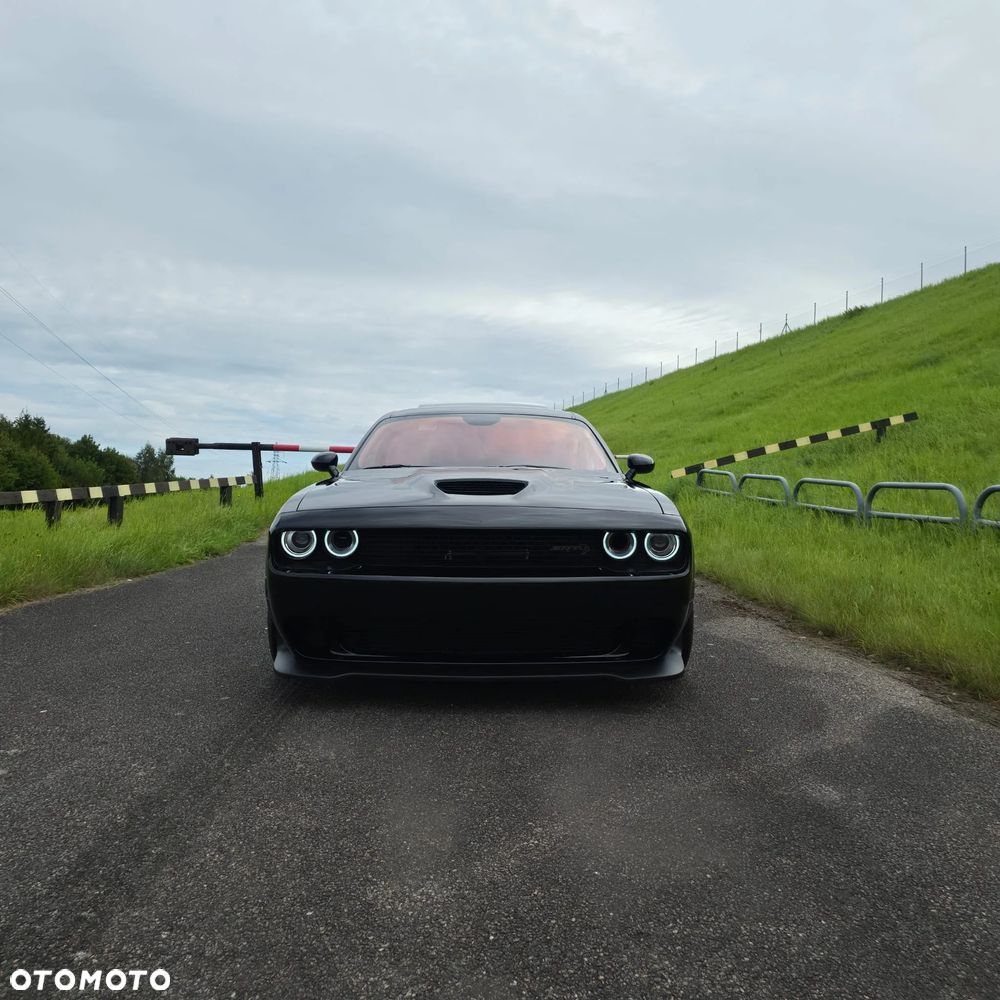 Dodge Challenger - 18