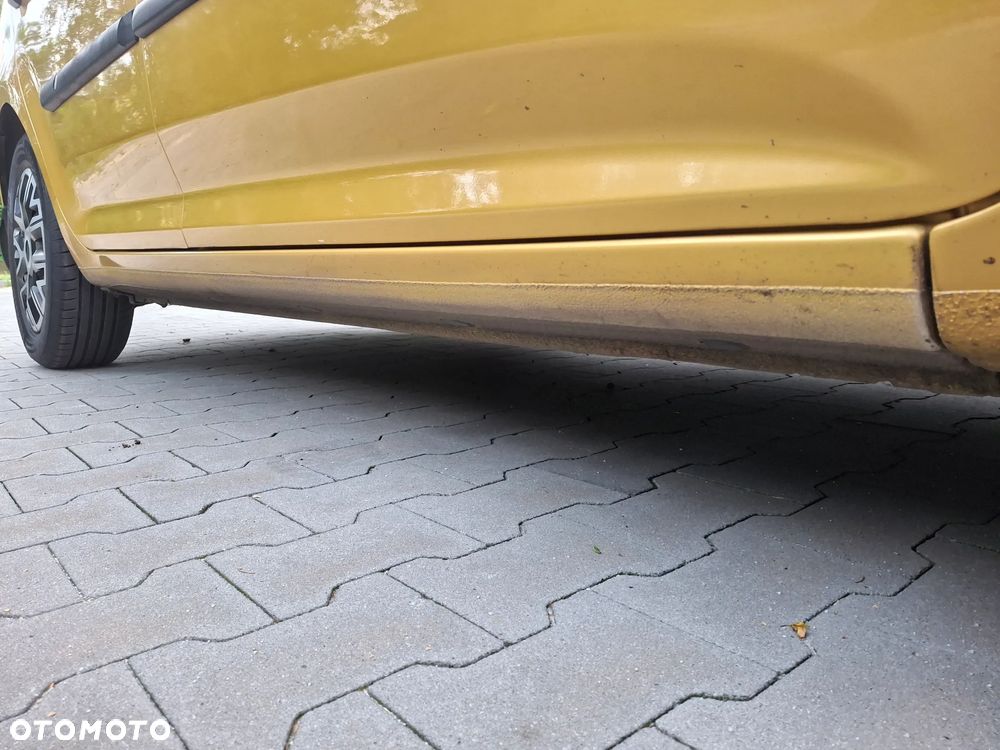 Kia Ceed - 10