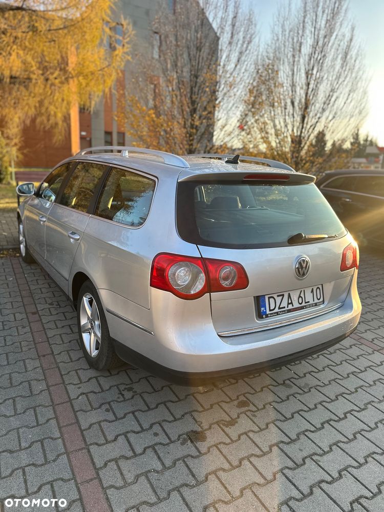 Volkswagen Passat 2.0 TDI DPF BlueMotion Technology Comfortline - 4