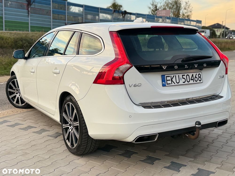 Volvo V60 D6 AWD Plug-in Hybrid Summum - 10