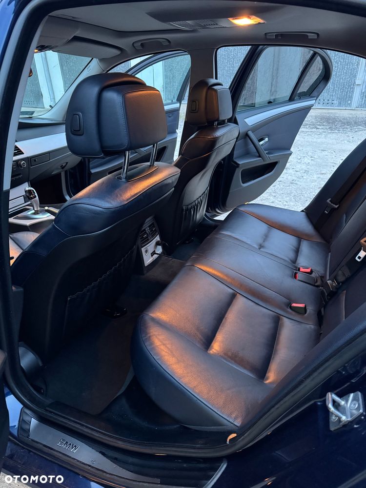 BMW Seria 5 525d - 11