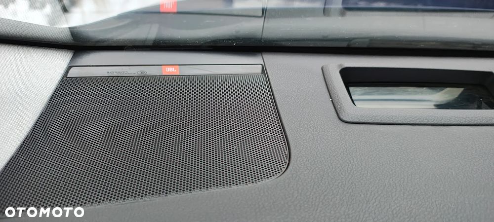 Toyota Prius 1.8 Hybrid Prestige - 16