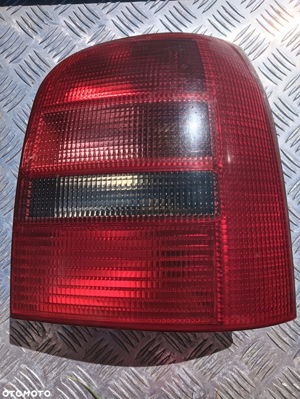lampa lewy i prawy tył Audi A4 B5 KOMBI - 1
