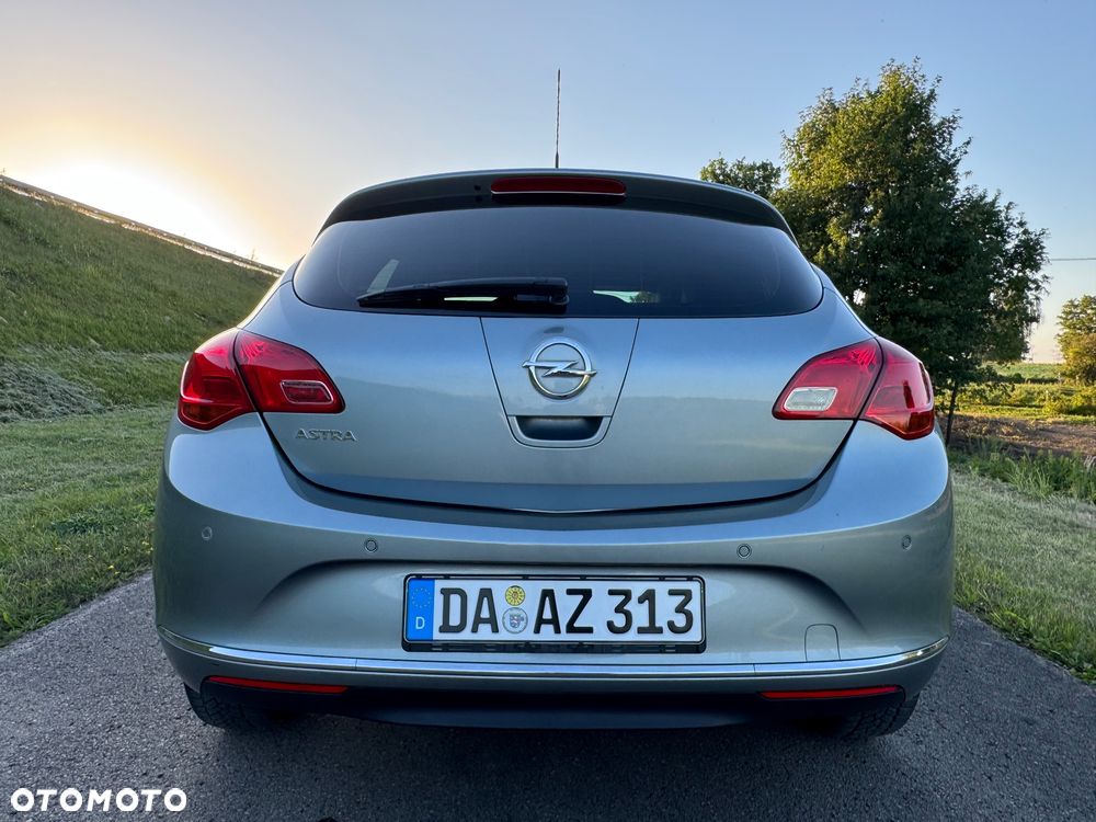 Opel Astra 1.4 Turbo 150 Jahre - 21
