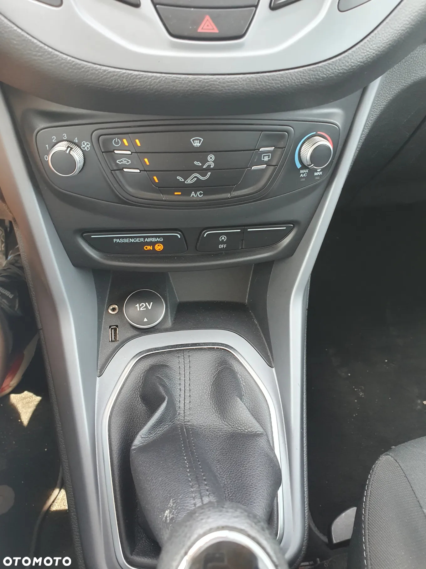 Ford Tourneo Courier 1.0 EcoBoost S&S Trend - 14