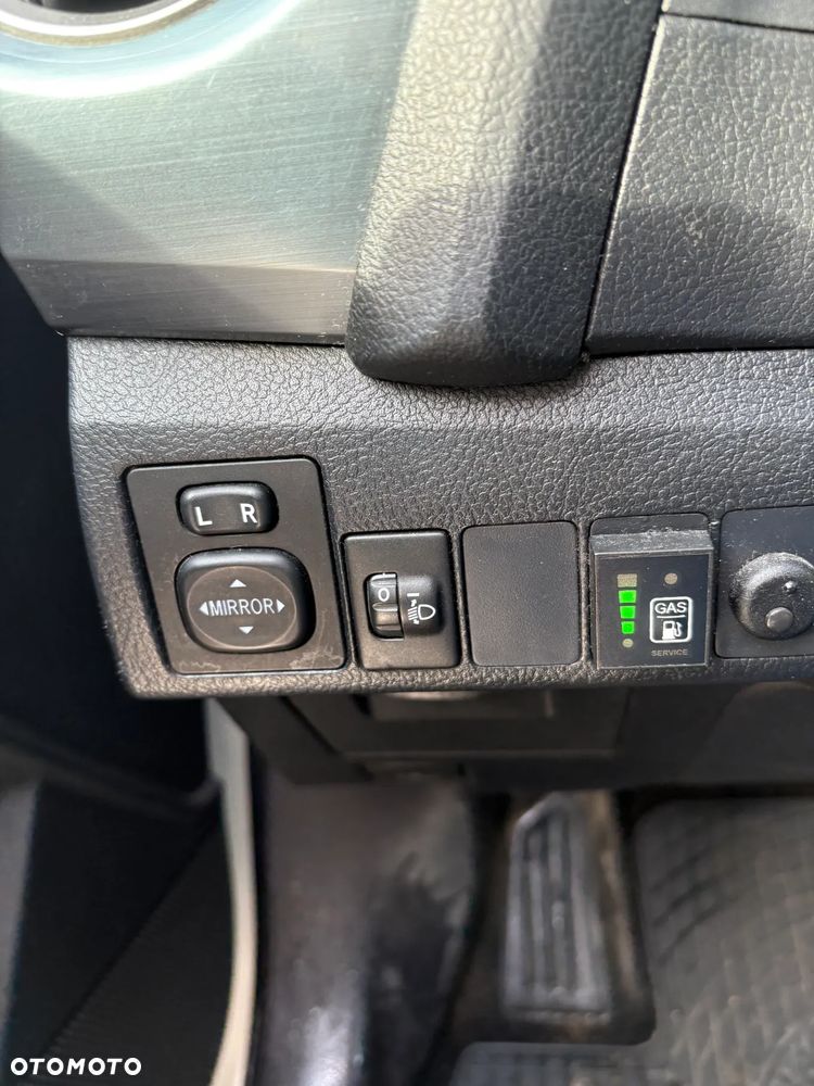 Toyota Auris 1.8 HSD Luna - 4