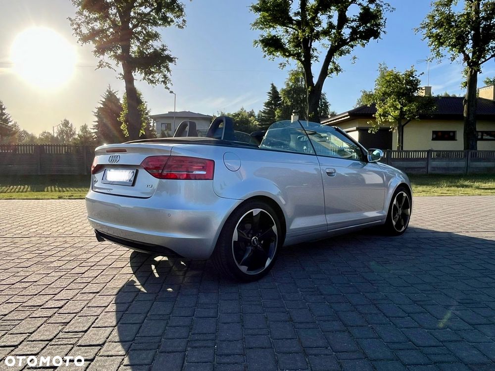 Audi A3 Cabrio 2.0 TDI DPF S tronic S Line Sportpaket - 5