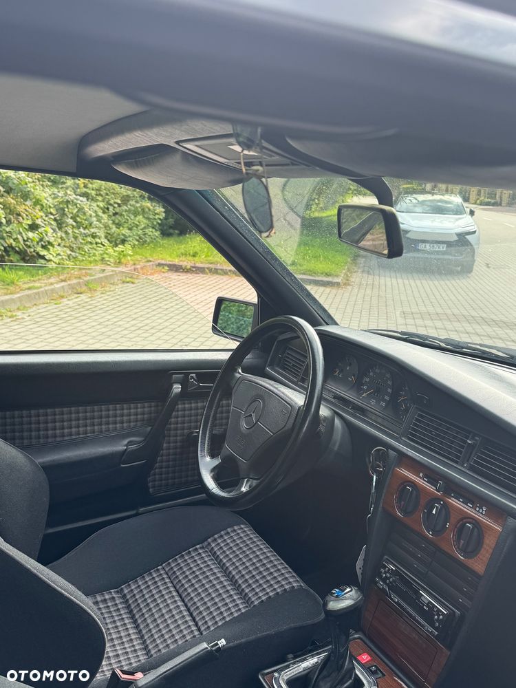 Mercedes-Benz W201 (190) - 29