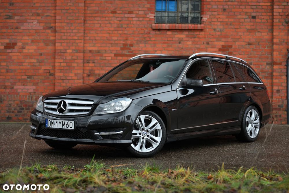 Mercedes-Benz Klasa C 180 CGI BlueEFFICIENCY Avantgarde - 3