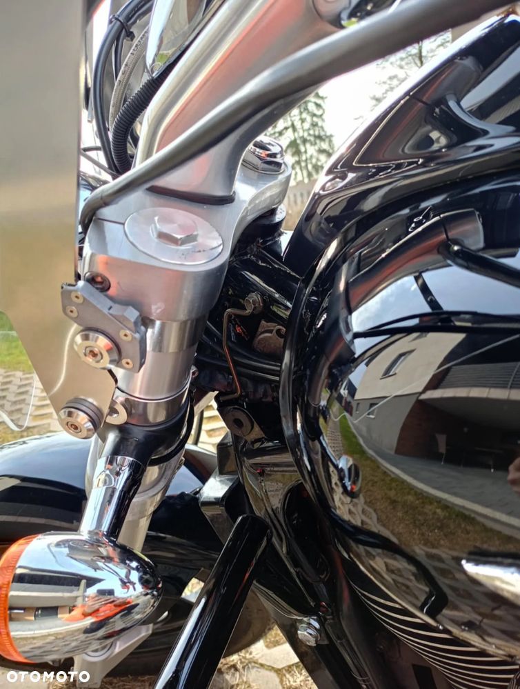 Suzuki Intruder - 21