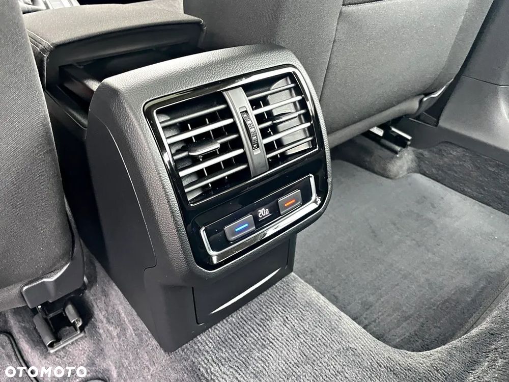 Volkswagen Passat 2.0 TDI SCR (BlueMotion Technology) DSG Comfortline - 29