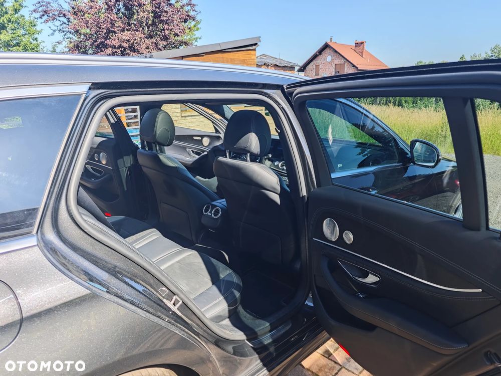 Mercedes-Benz Klasa E 300 Business Edition - 15