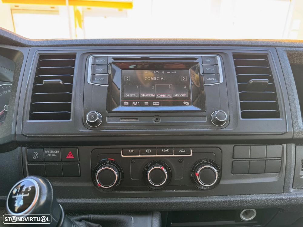VW Caravelle 2.0 TDi BM Comfortline - 17