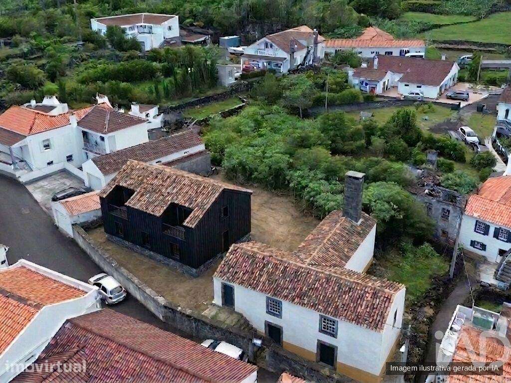Casa tradicional T3 em Ribeiras de 207,00 m2 - Grande imagem: 2/27