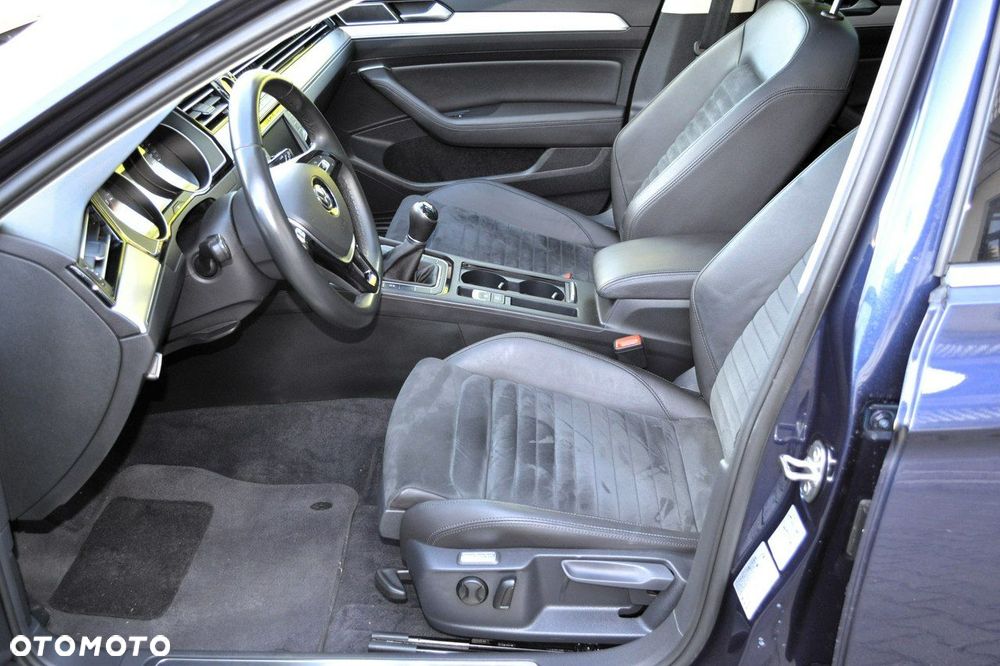Volkswagen Passat - 27