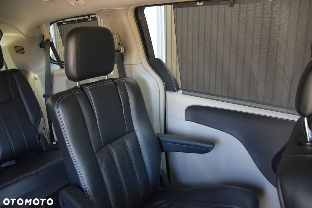 Lancia Voyager 2.8CRD Platinum - 32