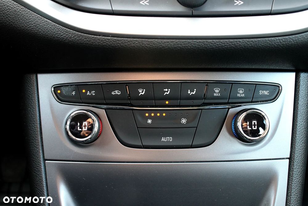 Opel Astra 1.4 Turbo Innovation - 14