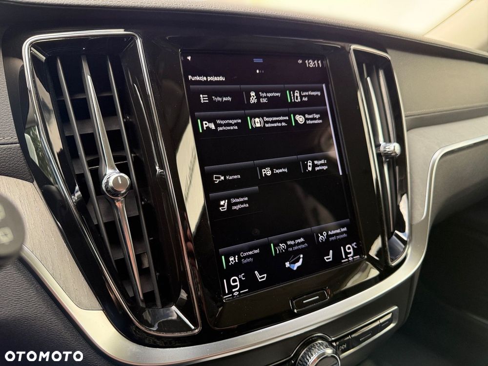 Volvo V60 Cross Country - 19