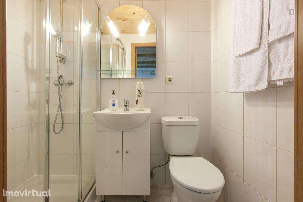 Apartamento com 2 quartos - localizado em Cedofeita Porto - Grande imagem: 2/8