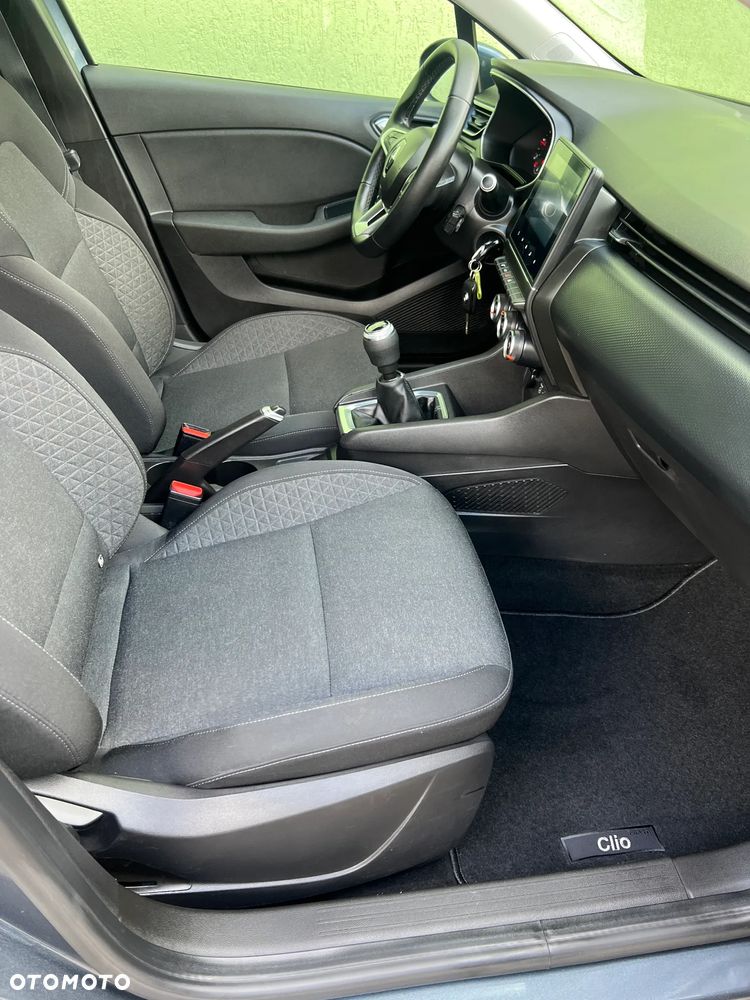 Renault Clio - 11