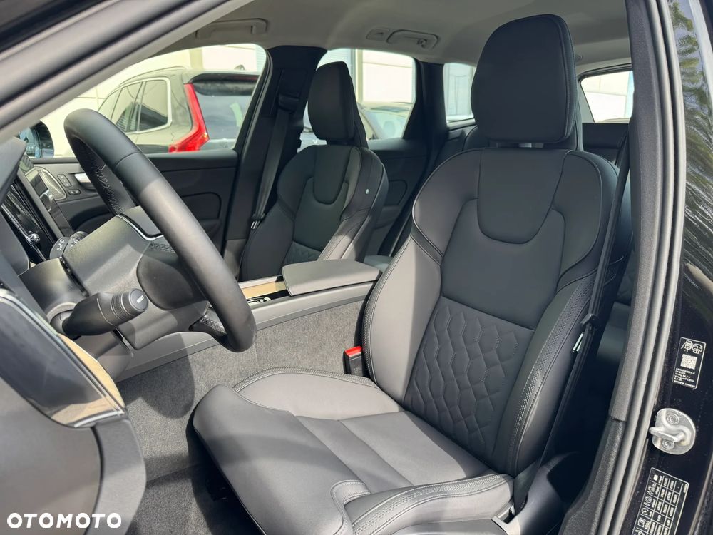 Volvo XC 60 B5 B AWD Plus Dark - 6