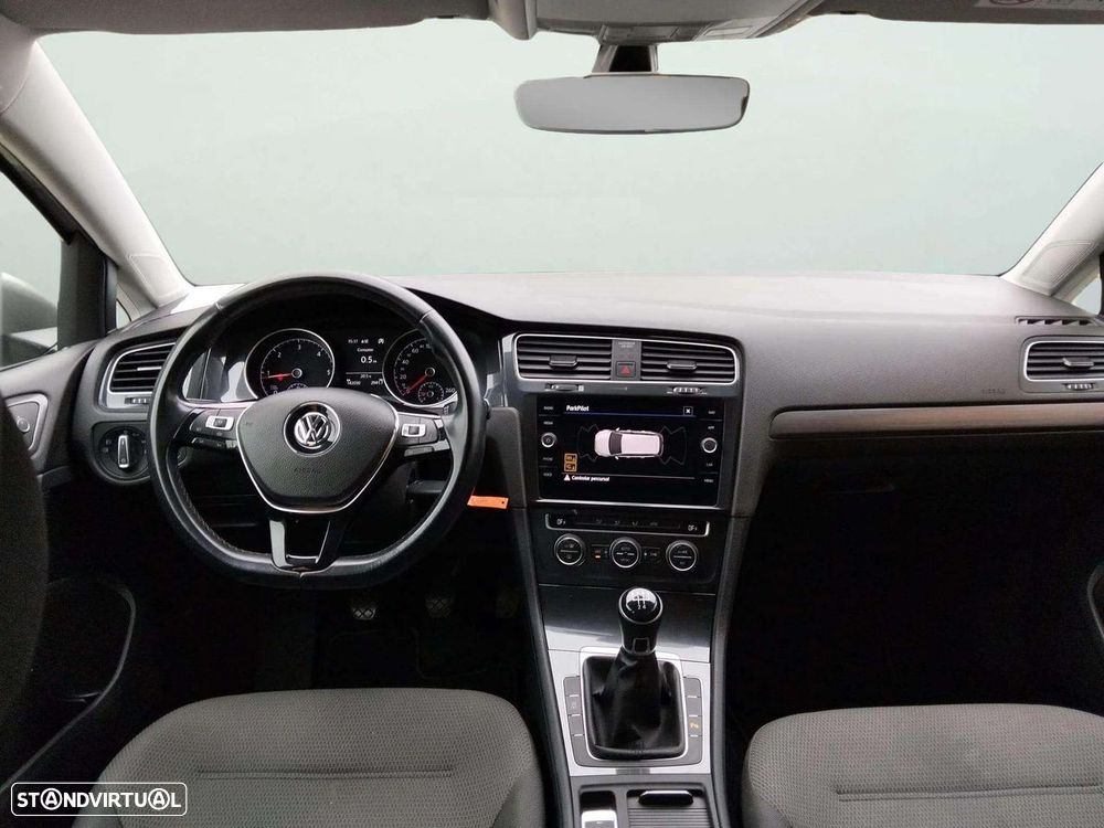 VW Golf Variant 1.6 TDi Confortline - 12