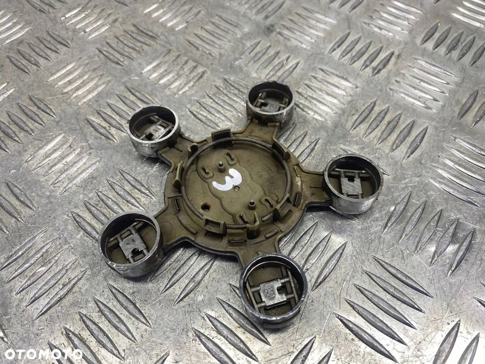 DEKIELEK KOŁPAK EMBLEMAT FELGI AUDI A4 A5 A6 A8 Q5 8R0601165 - 8