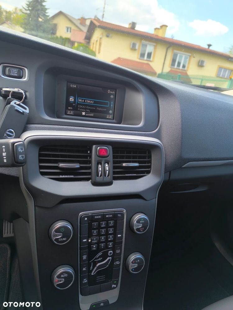 Volvo V40 D2 Momentum - 23