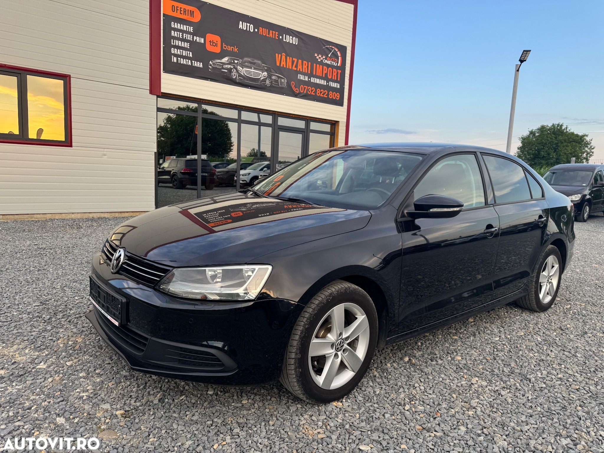 Volkswagen Jetta 1.6 TDI Comfortline - 1