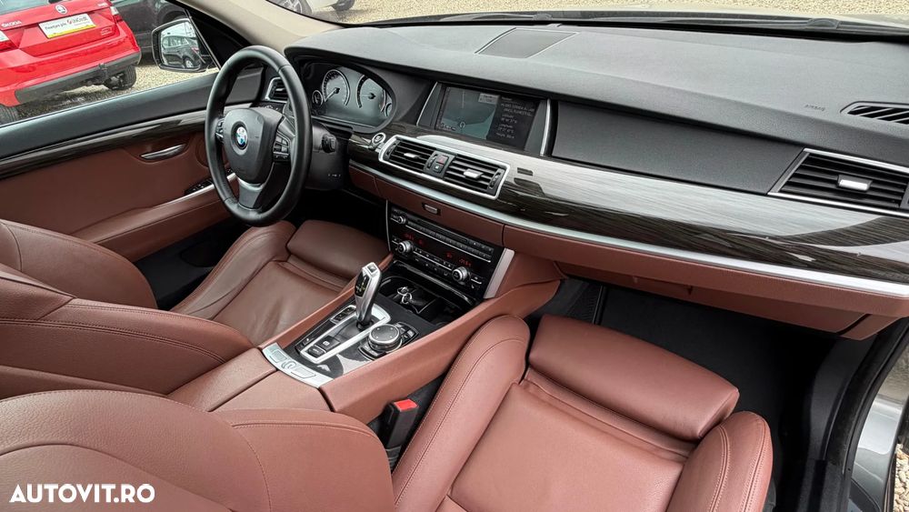 BMW Seria 5 520d Aut. Luxury Line - 7