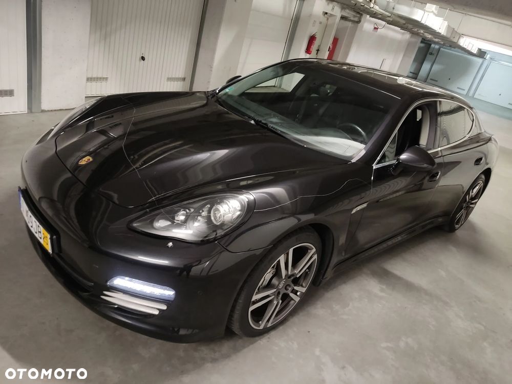 Porsche Panamera 4S PDK - 35