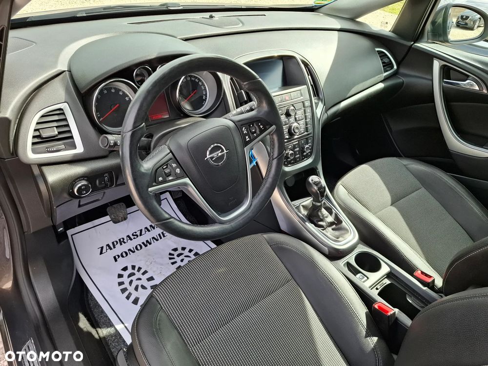 Opel Astra 1.6 T SIDI Cosmo S&S - 17