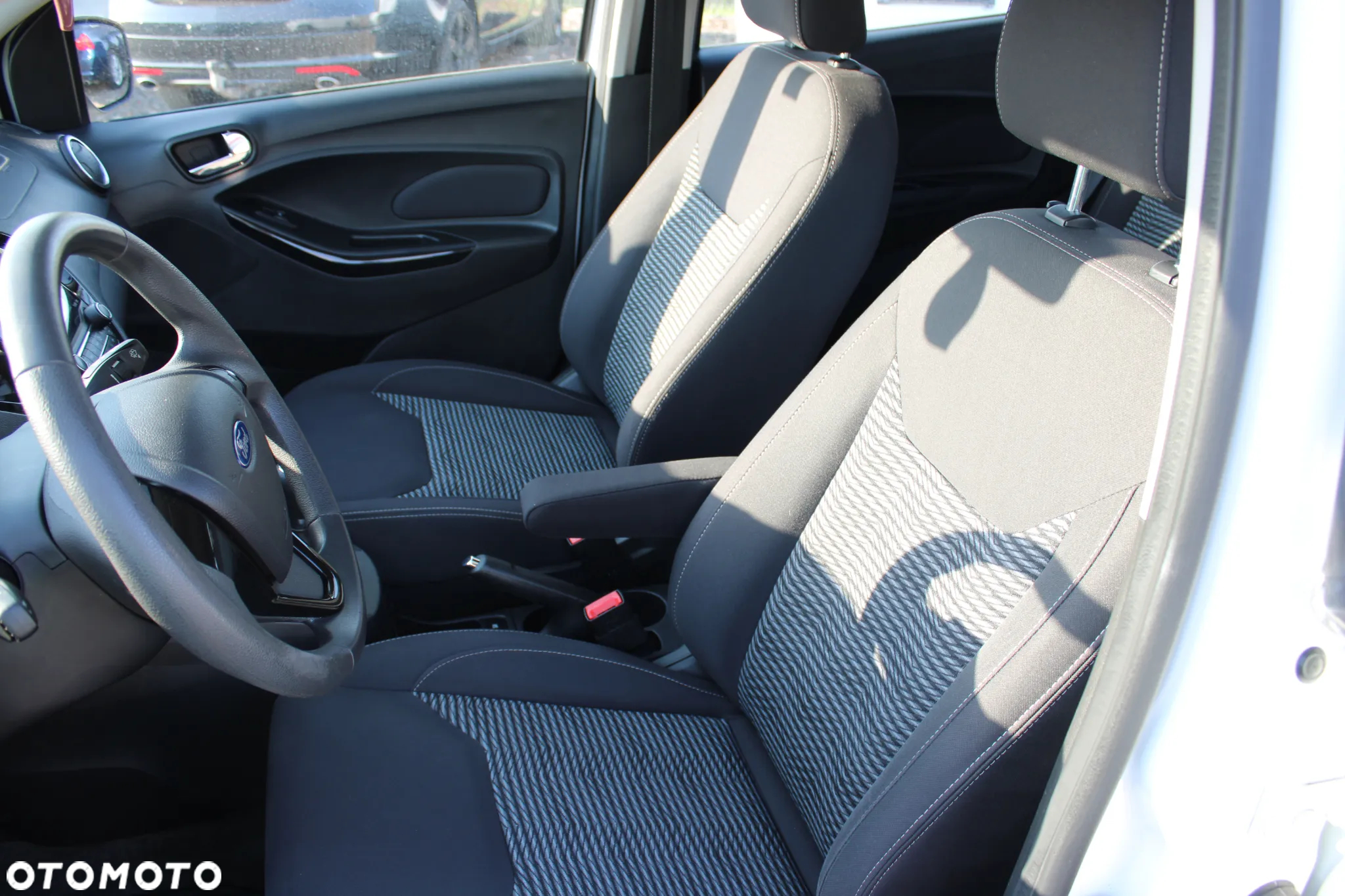 Ford Ka+ 1.2 S&S White - 26