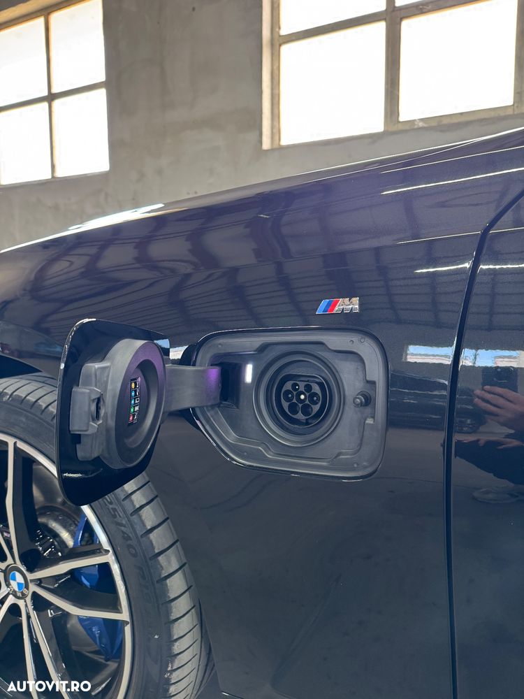 BMW Seria 3 330e Aut. M Sport - 23