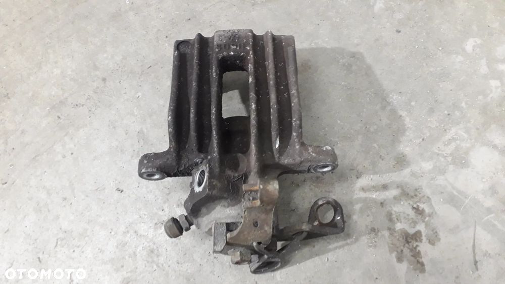 zacisk hamulcowy tył prawy A3 8L 1.6 lift - 3