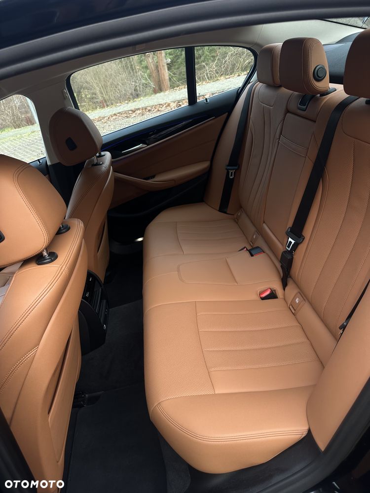 BMW Seria 5 518d mHEV Luxury Line - 9